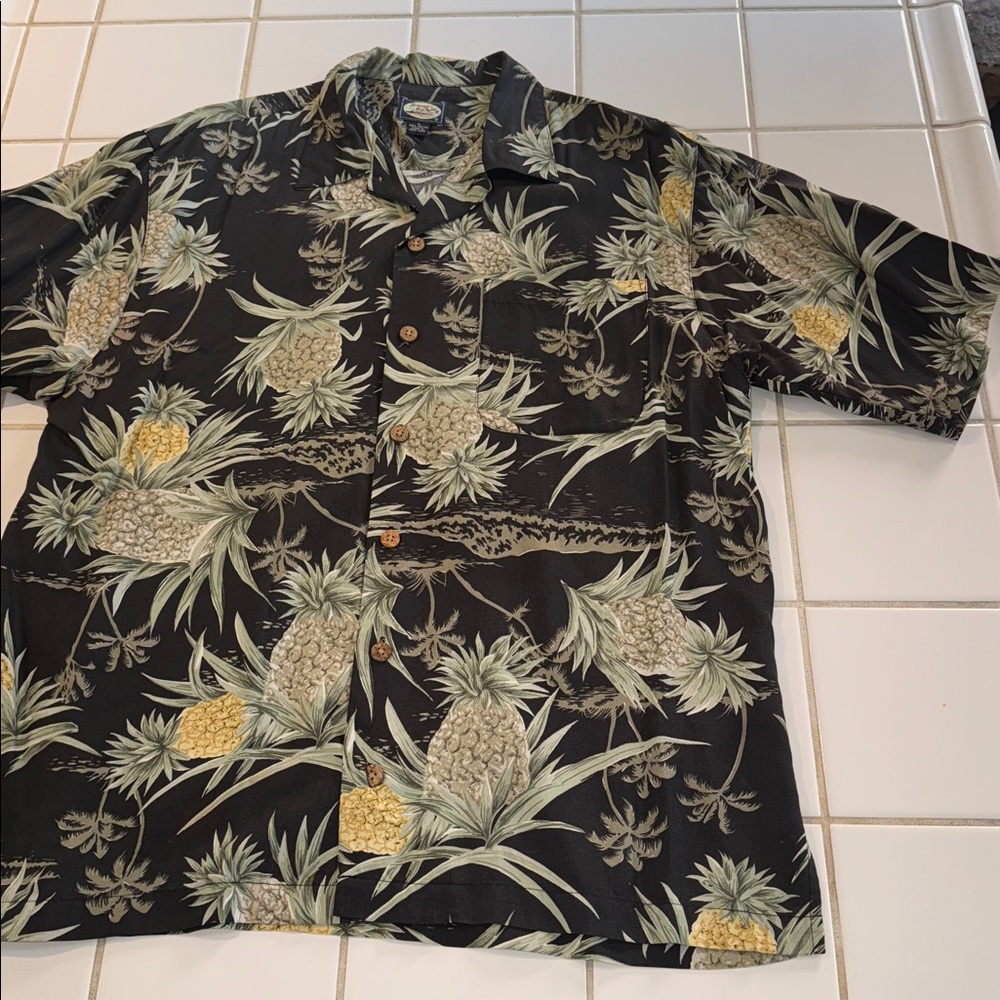 Tommy Bahama Pineapple A Plenty Camp Shirt size M 🐈⬛